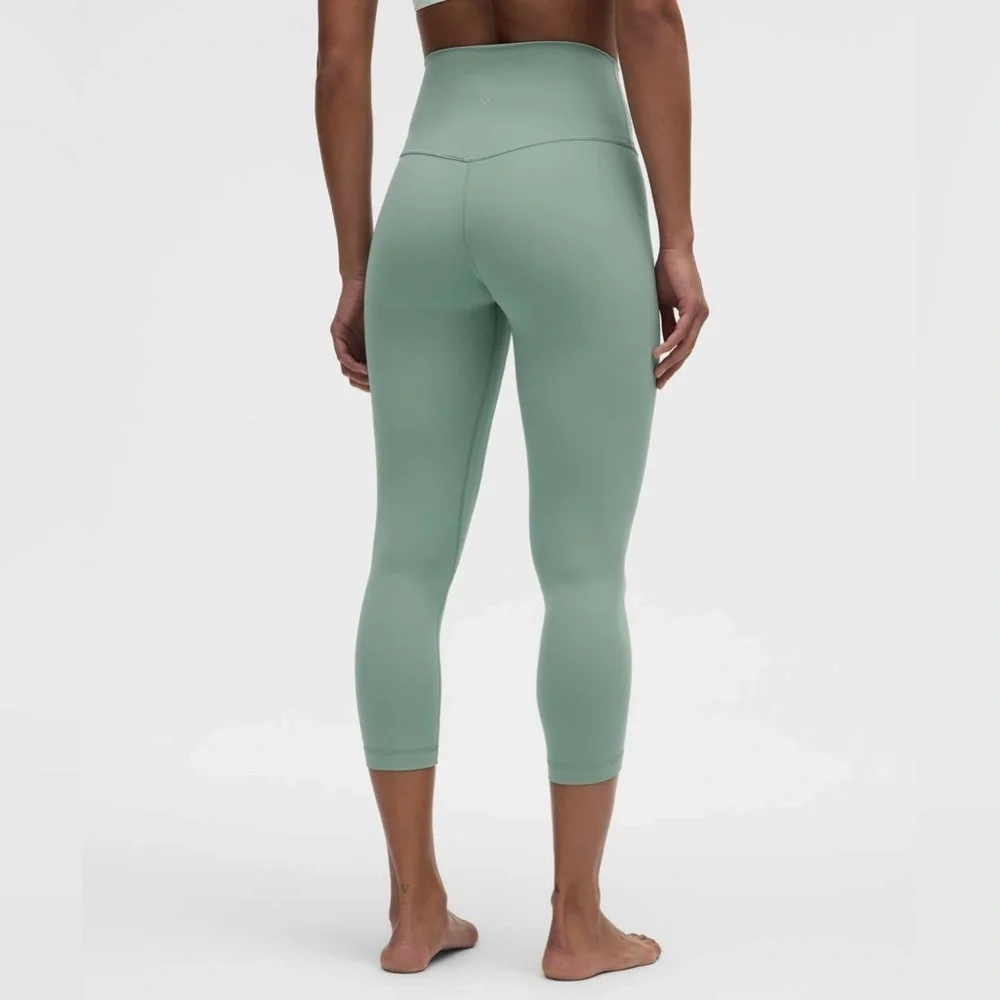 NWT Lululemon Align High-Rise Crop 23